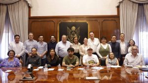 Kuri encabeza diálogo con colectivos sobre movilidad en Querétaro