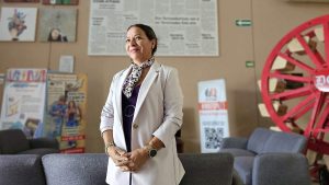 Maestros enfrentan crisis: urge replantear límites y valores