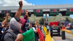 Padres de los 43 se trasladan a la CDMX para jornada de lucha del 8 al 12 de junio